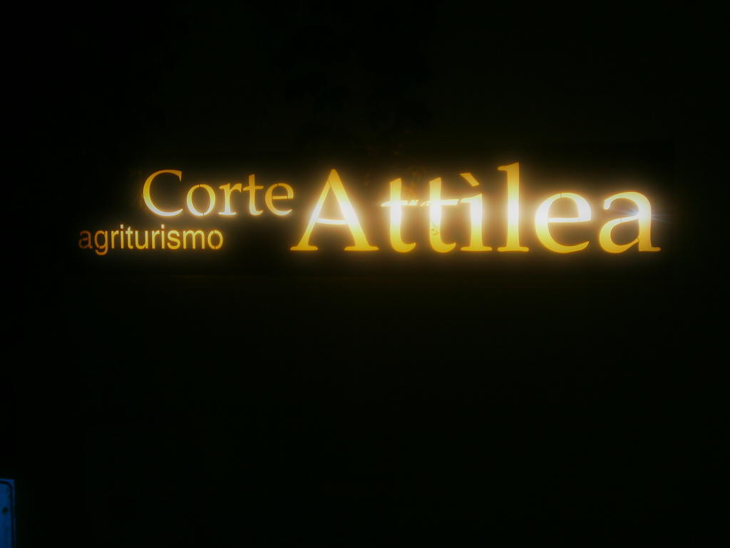 Corte Attilea Valeggio sul Mincio Exterior foto